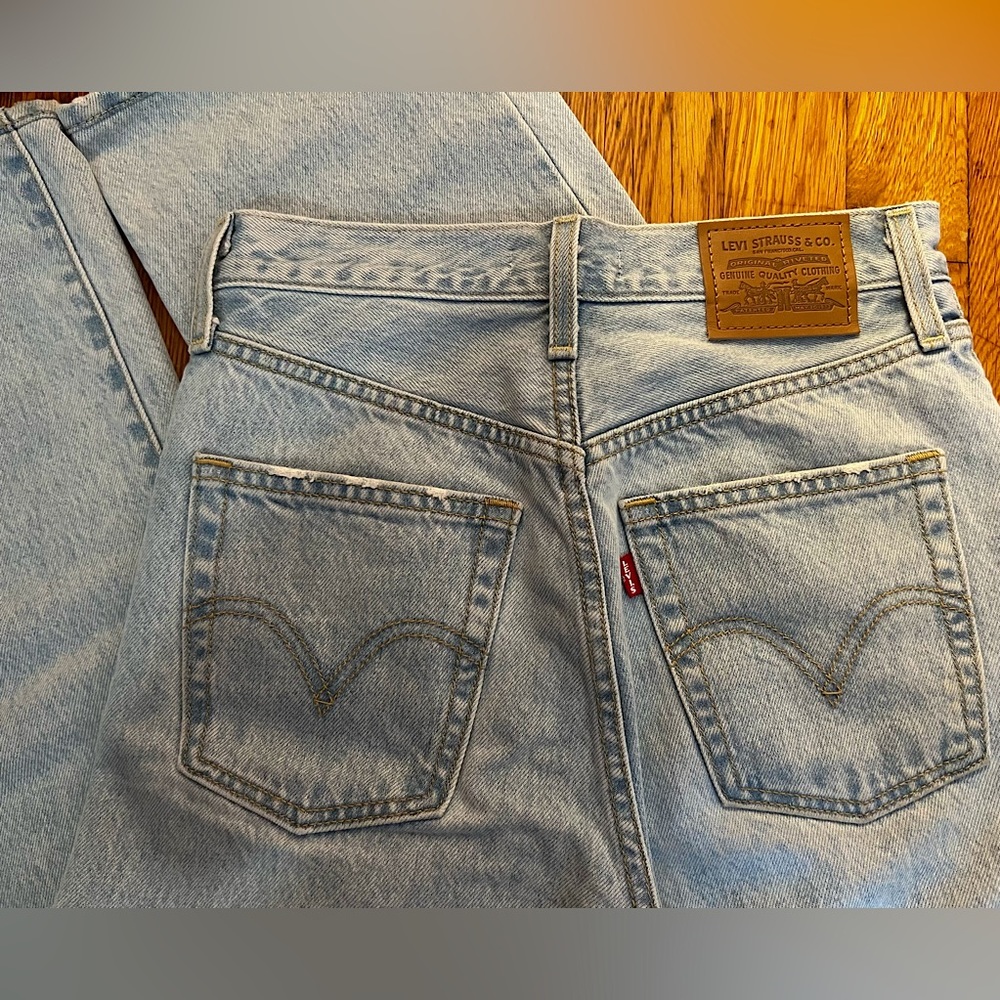 Levi’s – Ribcage Straight Ankle